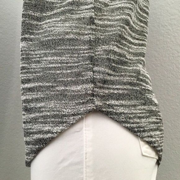 Bundle: Jumpsuit, shirt, bag, necklace and earring. - Picture 5 of 13